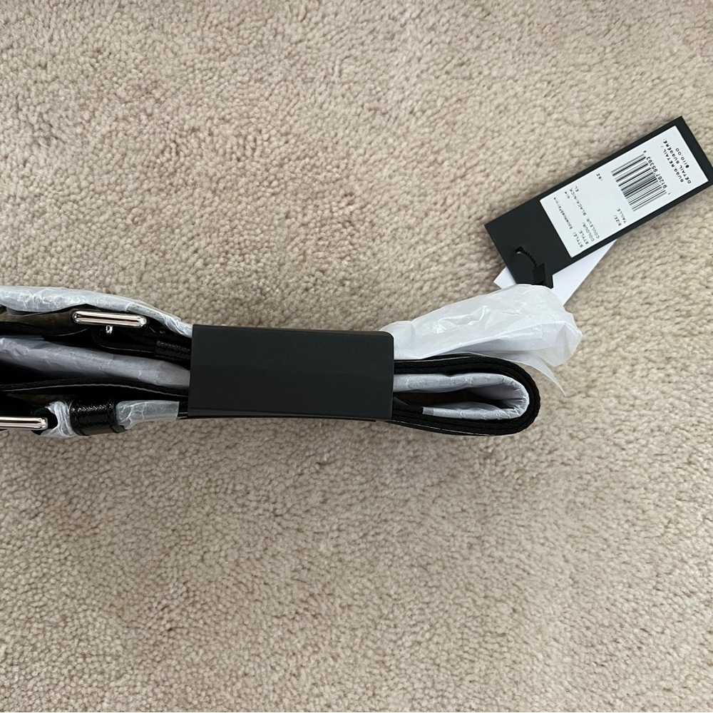 Marc Jacobs “The Tote Bag” Strap (only)
Beautiful, black and nickel design. - Picture 2 of 5